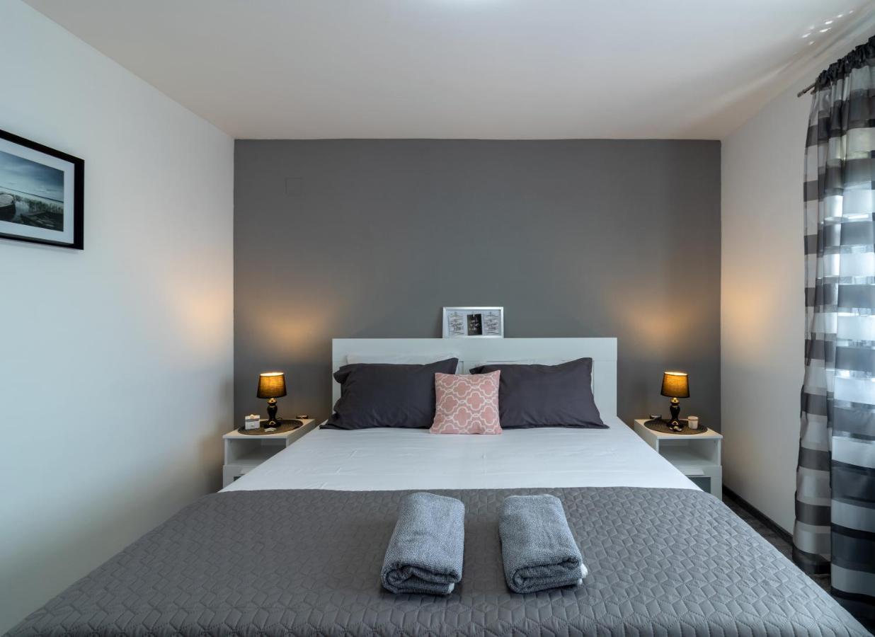 Apartman Gabrijela Muntic ภายนอก รูปภาพ
