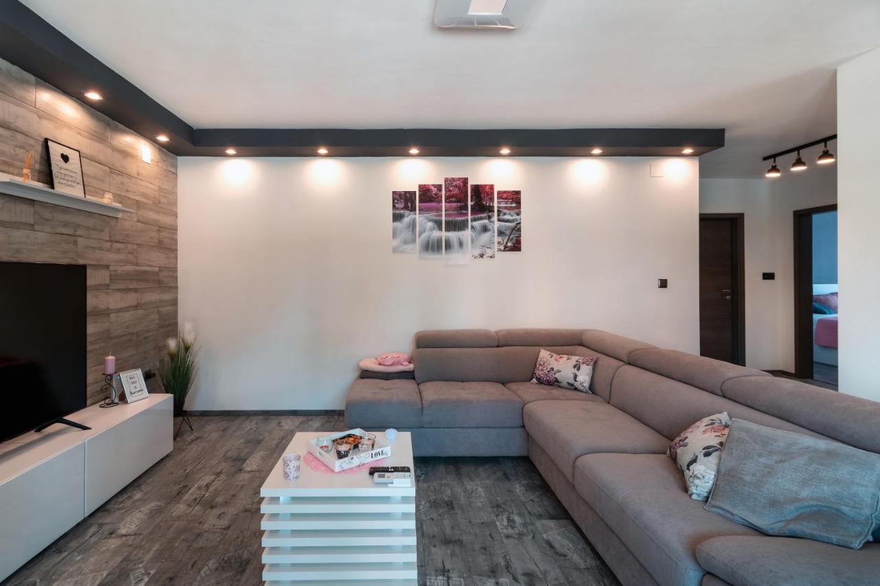 Apartman Gabrijela Muntic ภายนอก รูปภาพ